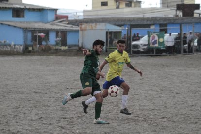 La final entre Esmeraldas y Deportivo Juvenil se jugó con intensidad.