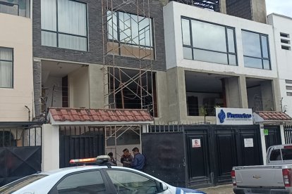 El albañil cayó de una vivienda de seis pisos.