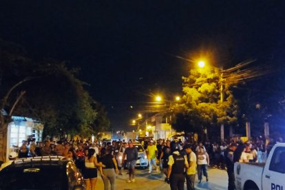 En el barrio Vinicio Yagual, unos moradores se asustaron por el crimen.