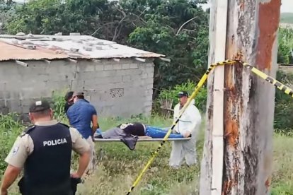 Atacantes sorprendieron a la mujer cuando llegó a la casa.