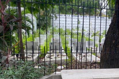 Mausoleo Hijas de la Caridad de San Vicente de Paul, ubicado en la puerta 10 del camposanto.
