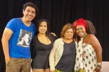 Carmen Angulo, en una obra teatral con Ney Calderón, Jomahira Ganchozo y Miriam Murillo