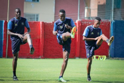 El Deportivo Quito, que juega en Segunda Categoría, tiene a sus futbolistas aún en plena actividad.