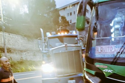 Este otro hecho fue en la vía a Cumbayá, sector Miravalle.