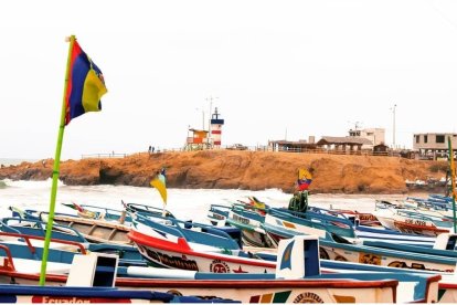 En Engabao, muchos pescadores tienen varadas sus embarcaciones y no salen a faenas.