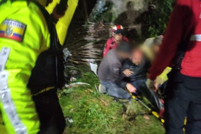 Dos tripulantes resultaron heridos.