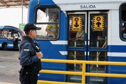 La troncal 2 cubre la ruta de terminales 25 de Julio-Río Daule.