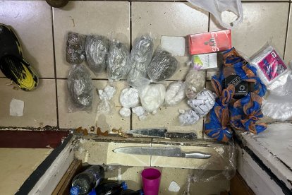 Varios paquetes de droga fueron decomisados.