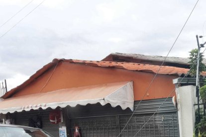 Una madrugada de terror se vivió en una vivienda de la calle Bucaramanga, en Ambato.