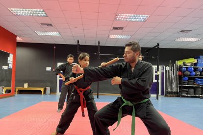 Entrenamiento en el gimnasio de la ESPOL.