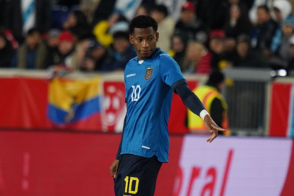 La Joya volvió a la Tri, y anotó el 2-0 definitivo.