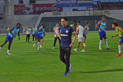 Joe Armas tuvo un viaje largo, pero ganó por primera vez de visitante en Machala.