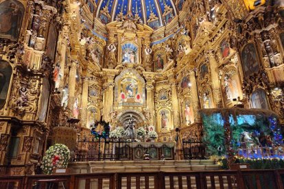 En el Convento Máximo de San Francisco de Quito también cumplieron con la novena a Jesús del Gran Poder.