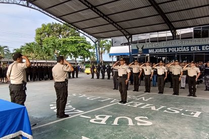 Nuevos policías llegan a Esmeraldas.