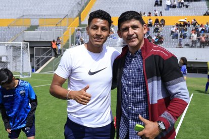 Santiago Mallitasig y Pablo Amaya comparten su experiencia con los ‘peques’.