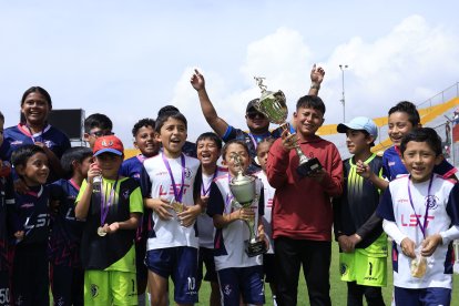 Los ganadores de las diferentes categorías recibieron trofeos y medallas.