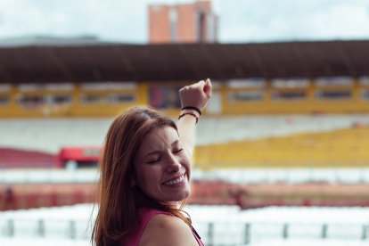 Alejandra en la prueba de sonido