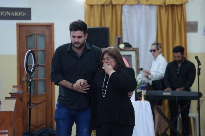 La diseñadora Natasha Wiesner despidió a su amigo Luis Tippán.