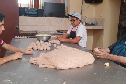 Con el almidón de la achira preparan delicias que se pueden disfrutar en Girón.