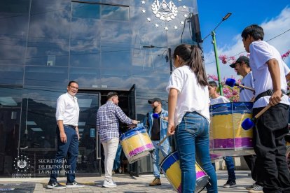 La alcaldía de Samborondón ha emprendido programas sociales de atención a jóvenes.