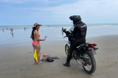 Turistas empiezan a llegar de a poco a las playas de Esmeraldas