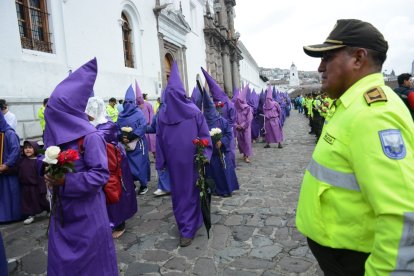 La Policía estuvo presente en la procesión Jesús del Gran Poder.