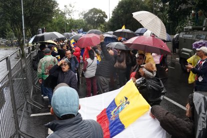 Una marcha en favor de la fiscal general Diana Salazar se hizo cerca del Ministerio Público.