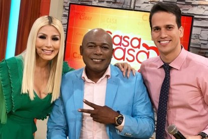 Ricardo Barker con Jasú Montero y Leonel Allegues en el matinal De casa en Casa.