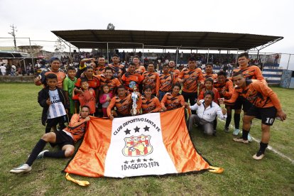 El festejo de Santa Fe tras ganar la corona de la Liga Cuendina.