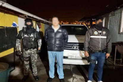 Durante el arresto de Alfredo Mejía, los agentes incautaron un vehículo y otras evidencias.