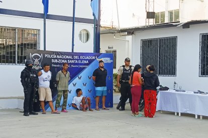 Dos de los sospechosos cayeron cuando llegaron a retirar  el dinero.