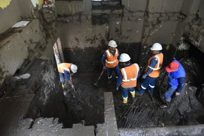 La casa de Érika Salcedo, en La Gasca, quedó inhabitable. Los trabajos de limpieza no han terminado.