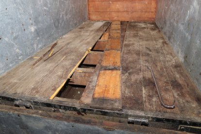 El doble fondo del camión.