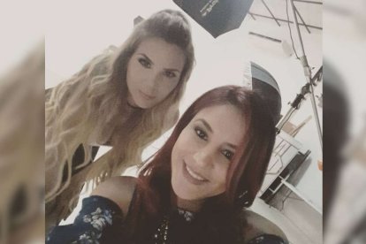 Carolina Jaume con Mayra Salazar.