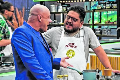 MasterChef Celebrity Ecuador  

le enseñó a amar la cocina.