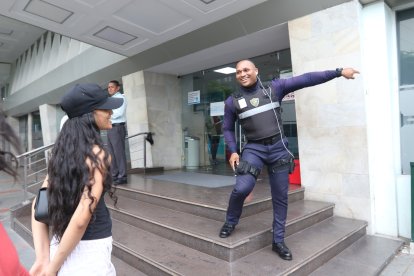 José no solo destaca por su buena voz, sino por su trato siempre cordial con los pacientes.