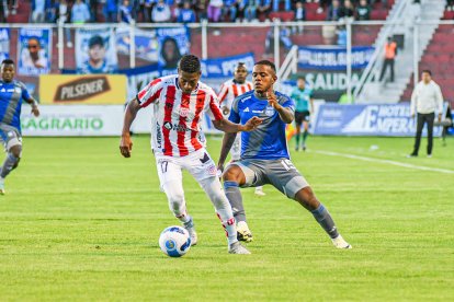 Emelec y Técnico Universitario igualaron en Ambato.