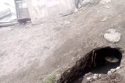 Un barrio del norte de Quito reporta daños en una tubería.