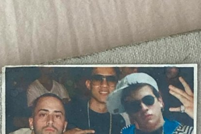 Photoshop que hizo Feid junto a Yandel cuando era adolescente.