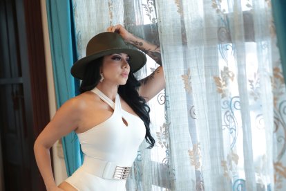 Verónica Saltos procede legalmente contra Ian Lombardi, quien la discriminó en un casting.