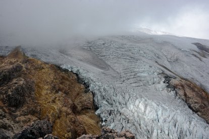Los andinistas cayeron en la grieta que se ve del lado izquierdo de la fotografía.