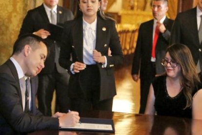 Andrea Arrobo fue posesionada como ministra de Energía y Minas por el presidente Daniel Noboa