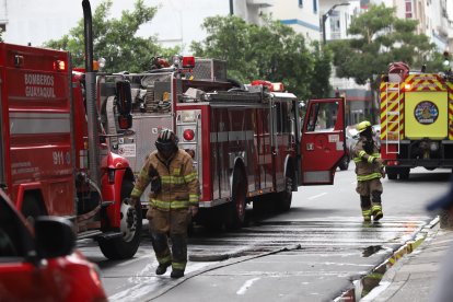 Un gran despliegue bomberil se dio para controlar el incendio.