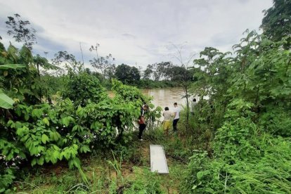 El cuerpo en avanzado estado de descomposición fue descubierto en la represa de Río Chico.