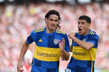 Edinson Cavani y Miguel Merentiel marcaron los goles del triunfo de Boca Juniors.