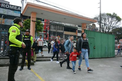 La Policía estuvo atenta para evitar cualquier tipo de delito en los recintos electorales.