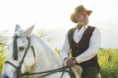 Santiago Malo González, es gobernador de Azuay