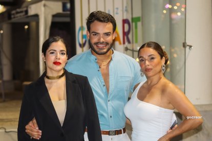 Emilio Sueños tuvo en su desfile benéfico a Mayra Jaime y Fernanda Gallardo.