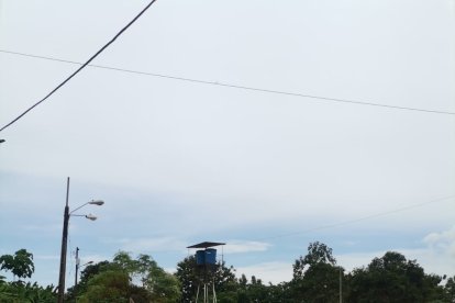 En el recinto El Caimito de Montalvo la creciente los tiene anegados.