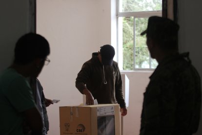 De las 11 preguntas planteadas en la consulta popular, en nueve ganó el sí y en dos el no.